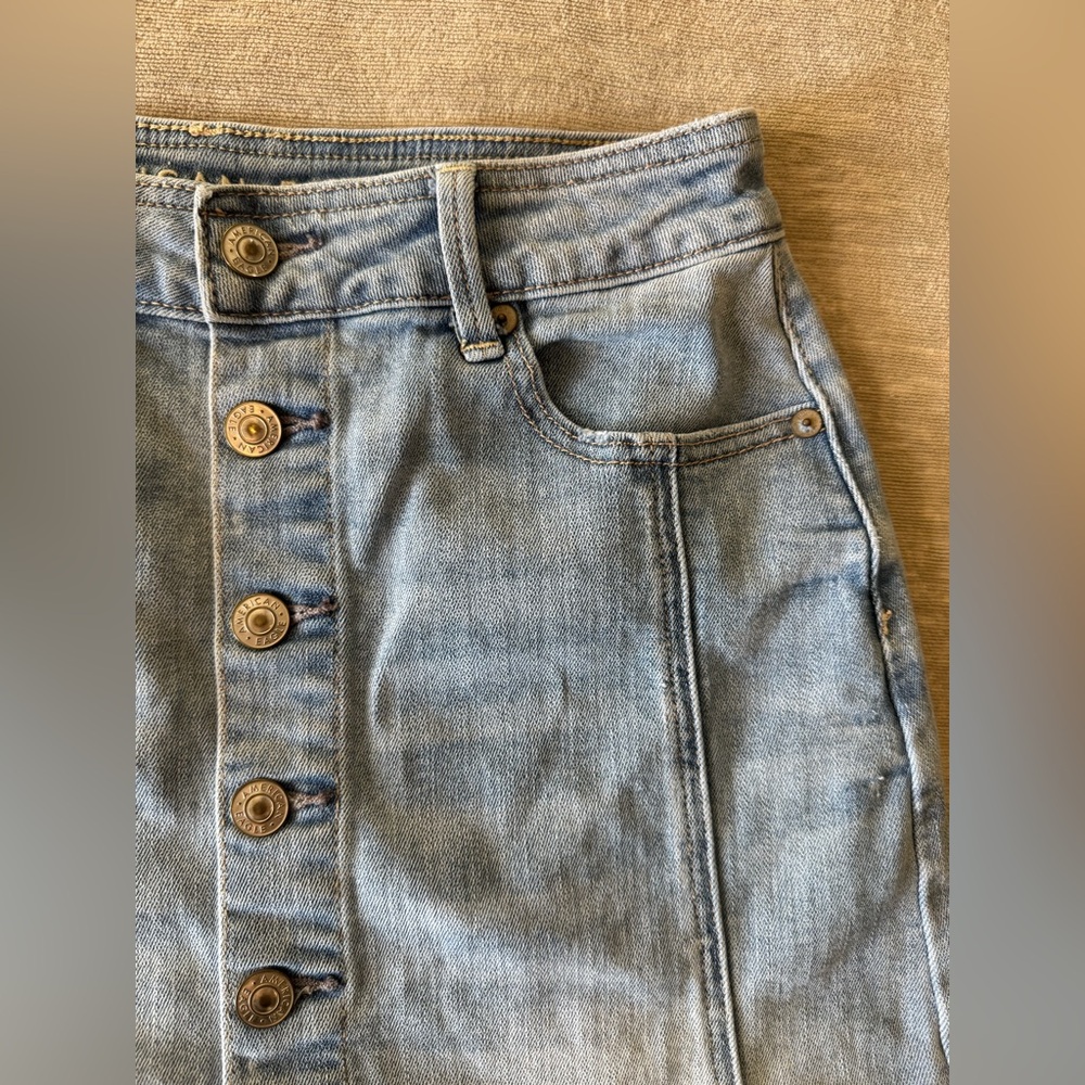 American Eagle Super Stretch Hi-Rise A-Line Denim Skirt Button Front Size 2 - Picture 4 of 10